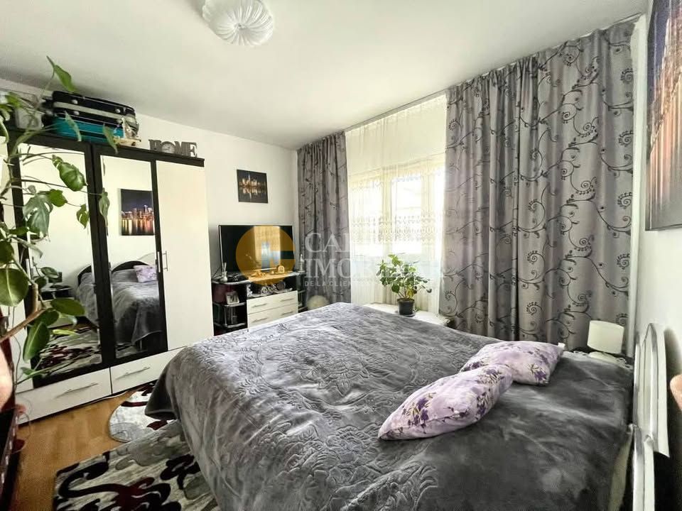 4 camere - decomandat - 1986 - loc de parcare - Poză 2