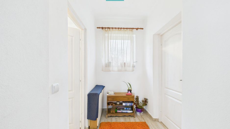 Casă renovată în localitatea Lazuri, Arad - Poză 7