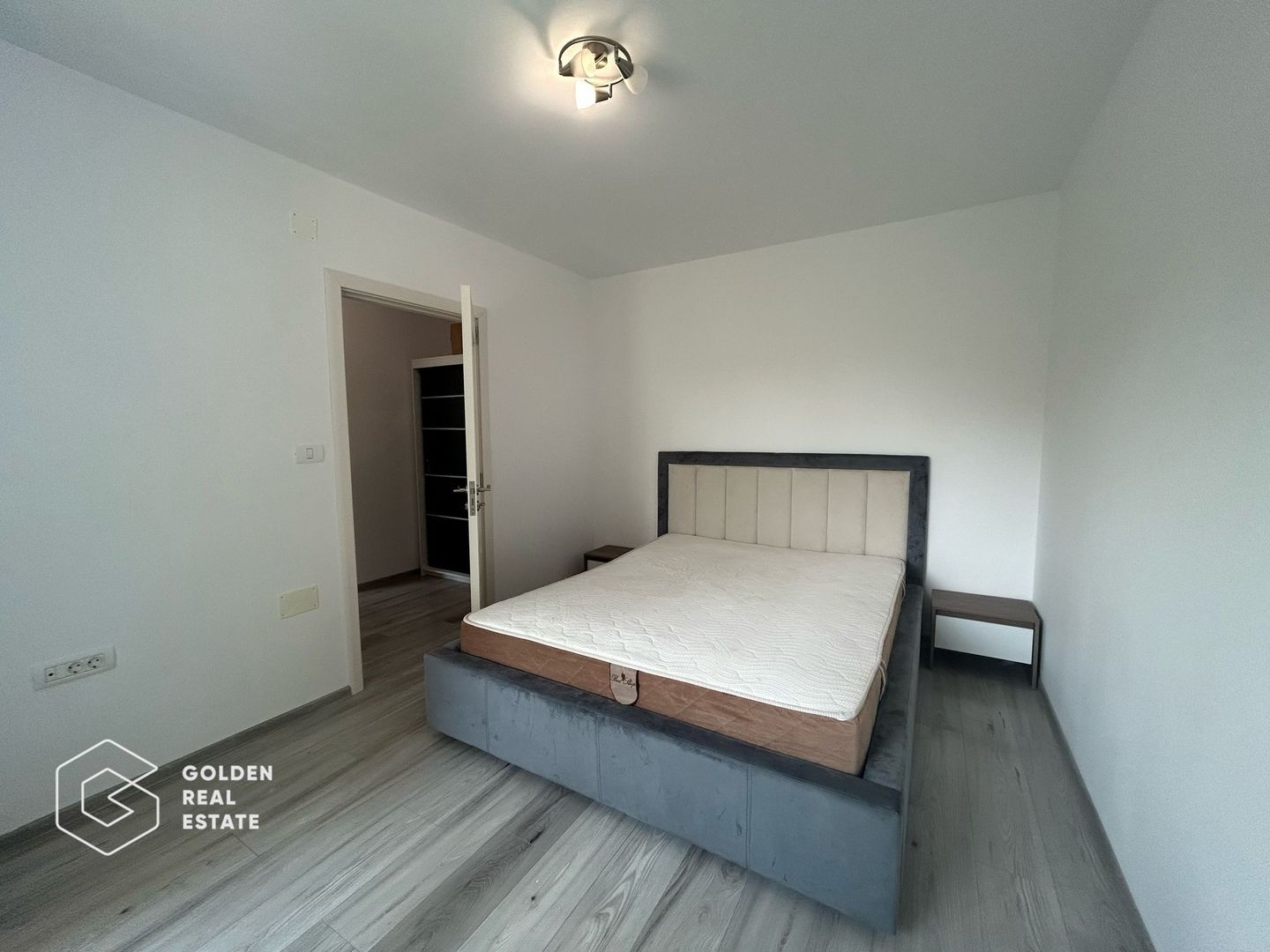 Apartament 2 camere, complet renovat, zona Centrala - Poză 3