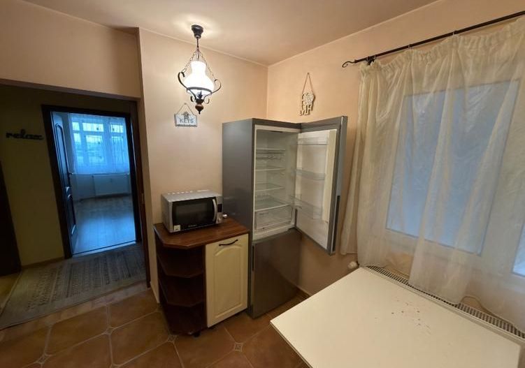 Inchiriere apartament  3 camere decomandat - Poză 5