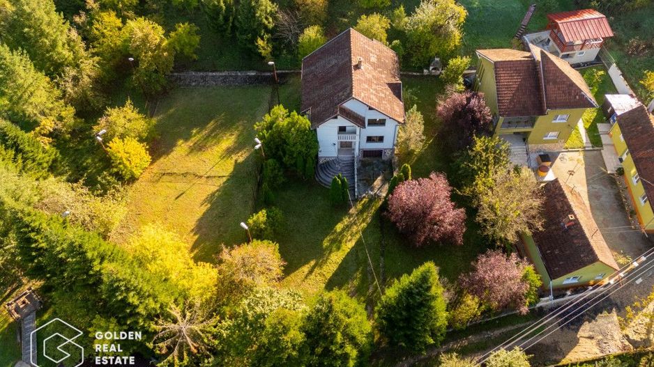 Casa de vacanta, localitatea Cladova, ideal pozitionata - Poză 3
