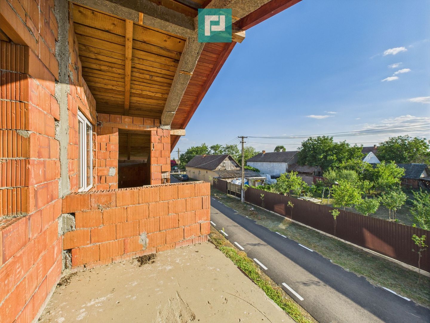 Imobil spațios la roșu pentru investiție - Vinga - Poză 2