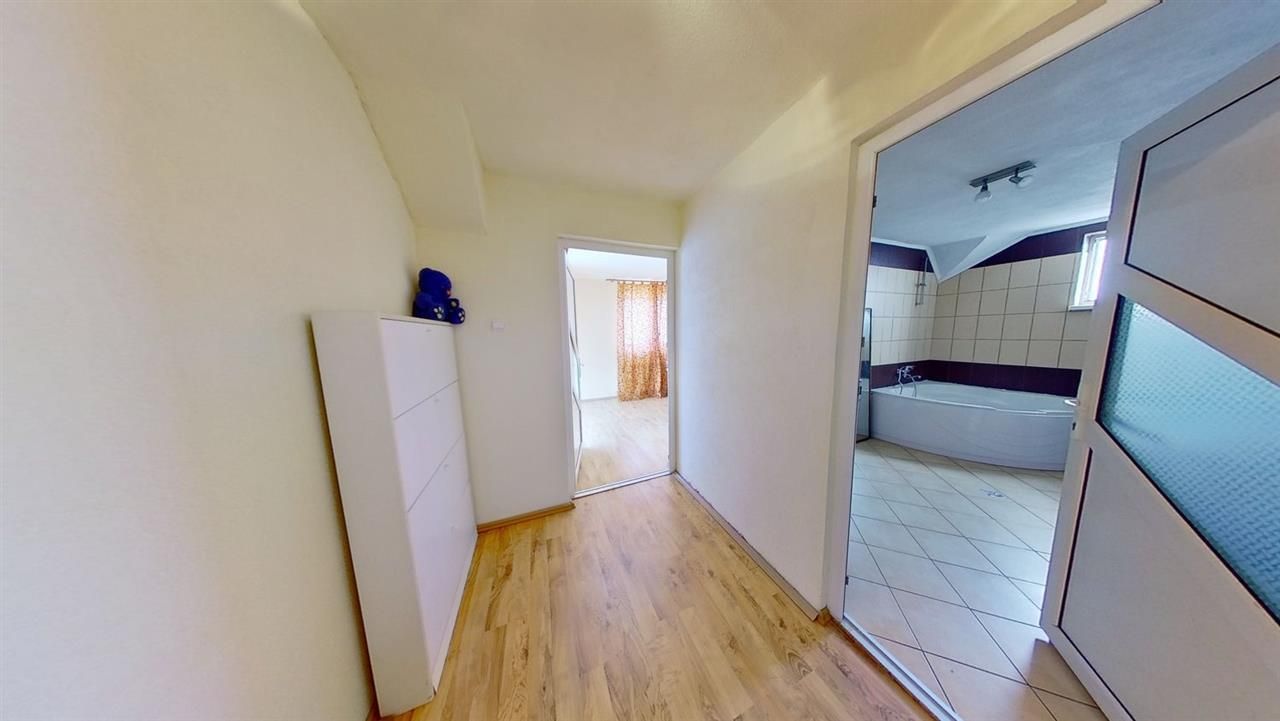 Camin primitor pe compozitie particulara, curte individuala - Poză 19