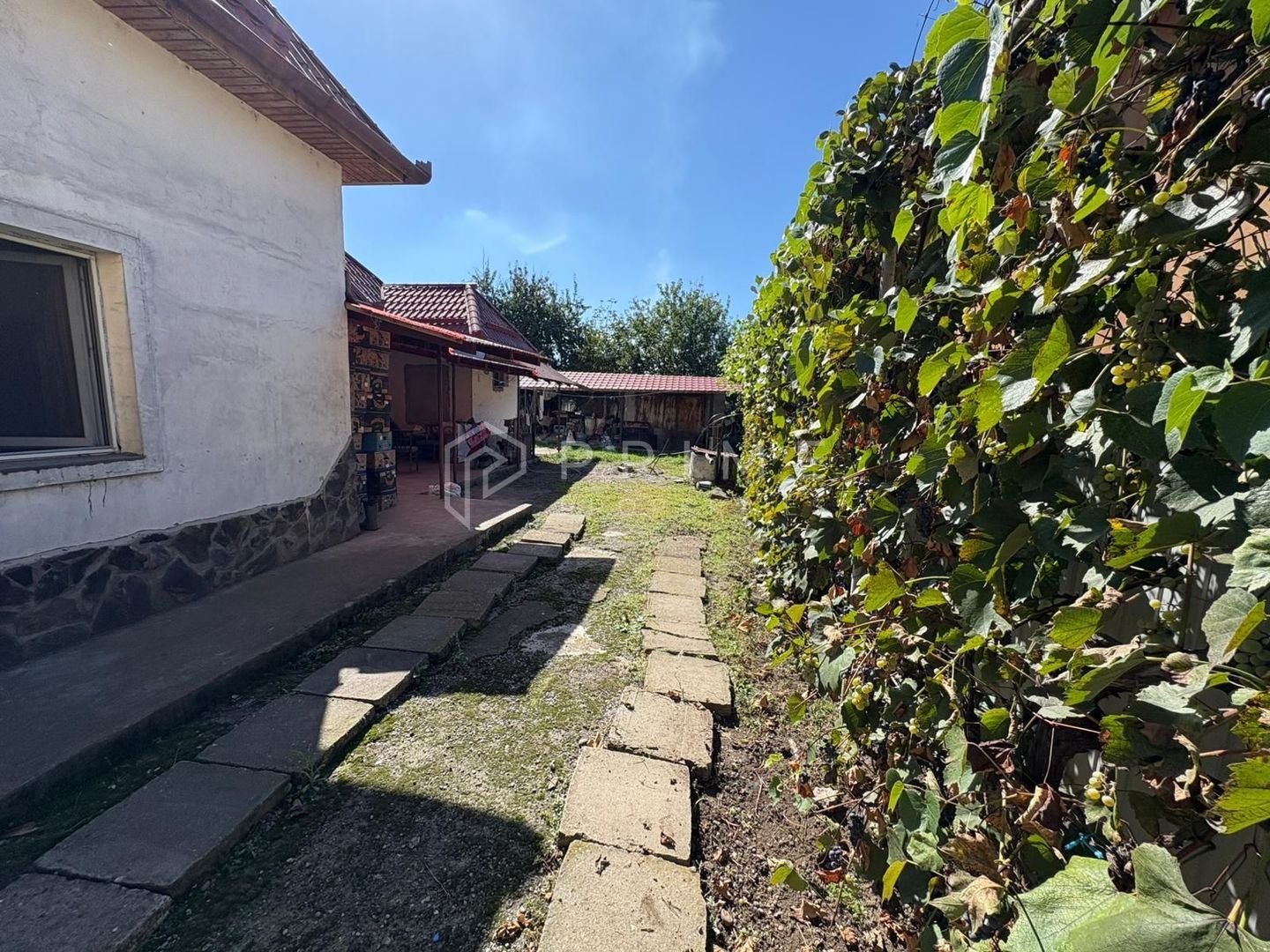 Casă familială pe un teren generos de 1.400 m² – Cristesti - Poză 1