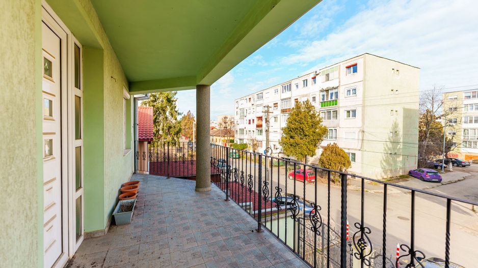 VÂNDUT! Casă cu destinații multiple în cartierul Aurel Vlaicu - Poză 4