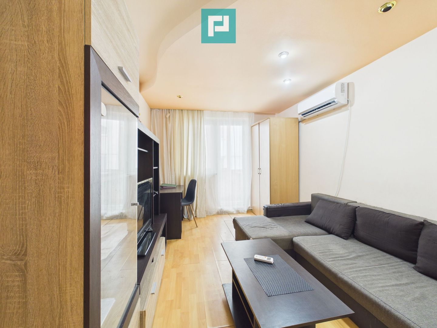 Apartament cu 3 camere în zona Spitalul Județean - Poză 2