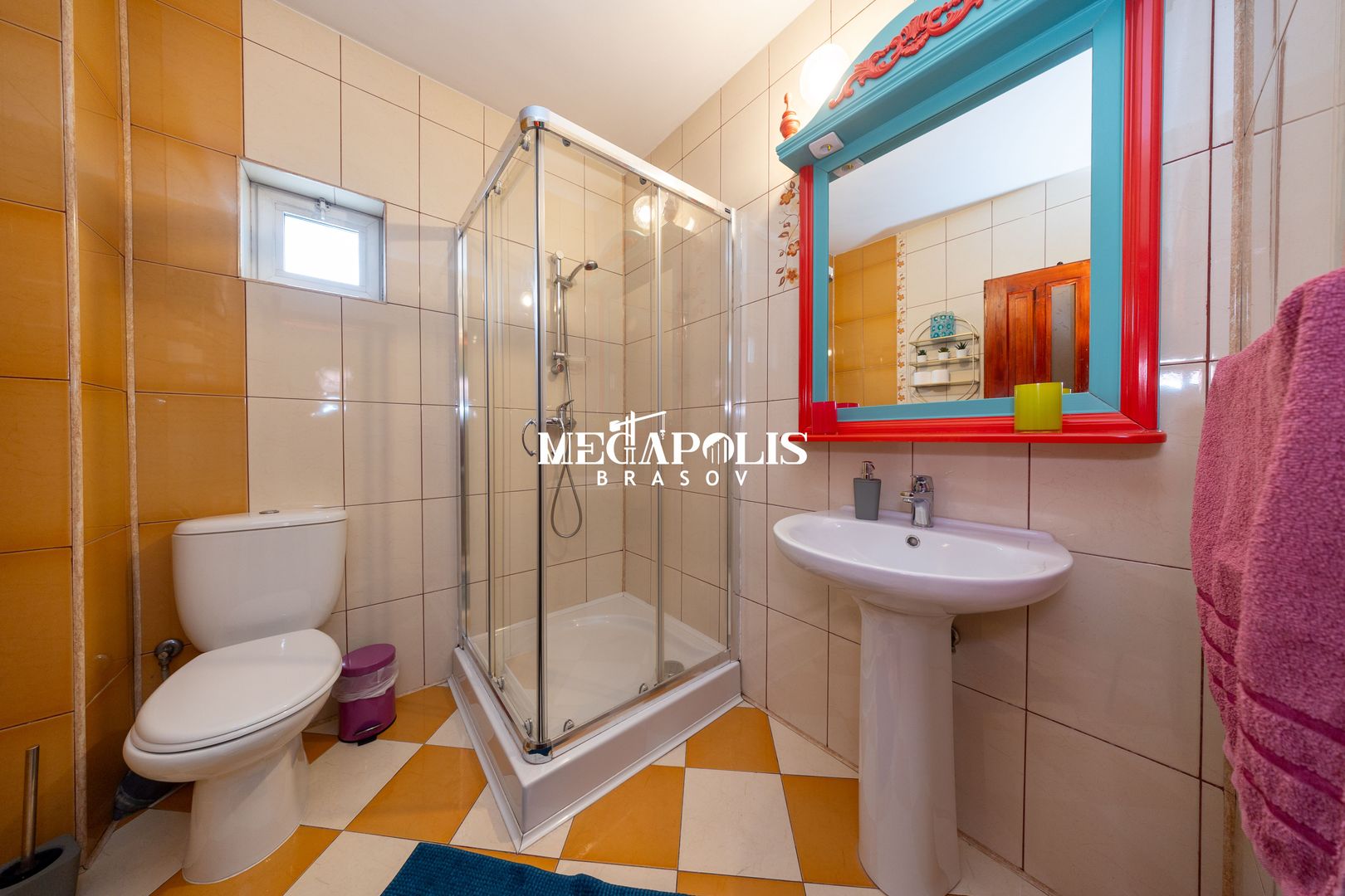 Pensiune de vânzare în Râșnov | 14 camere | 427 mp - Poză 43