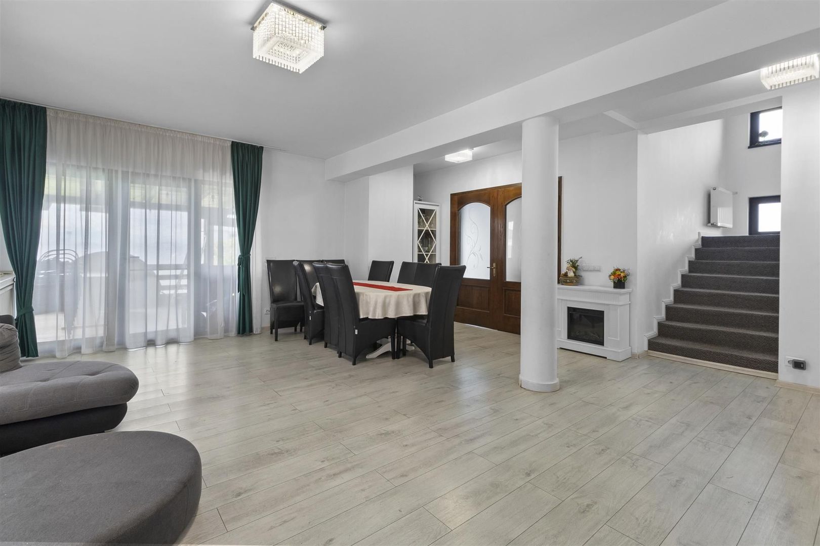 Comision 0% Vila superba in Sanpetru  5 camere si teren de 1644 mp - Poză 6