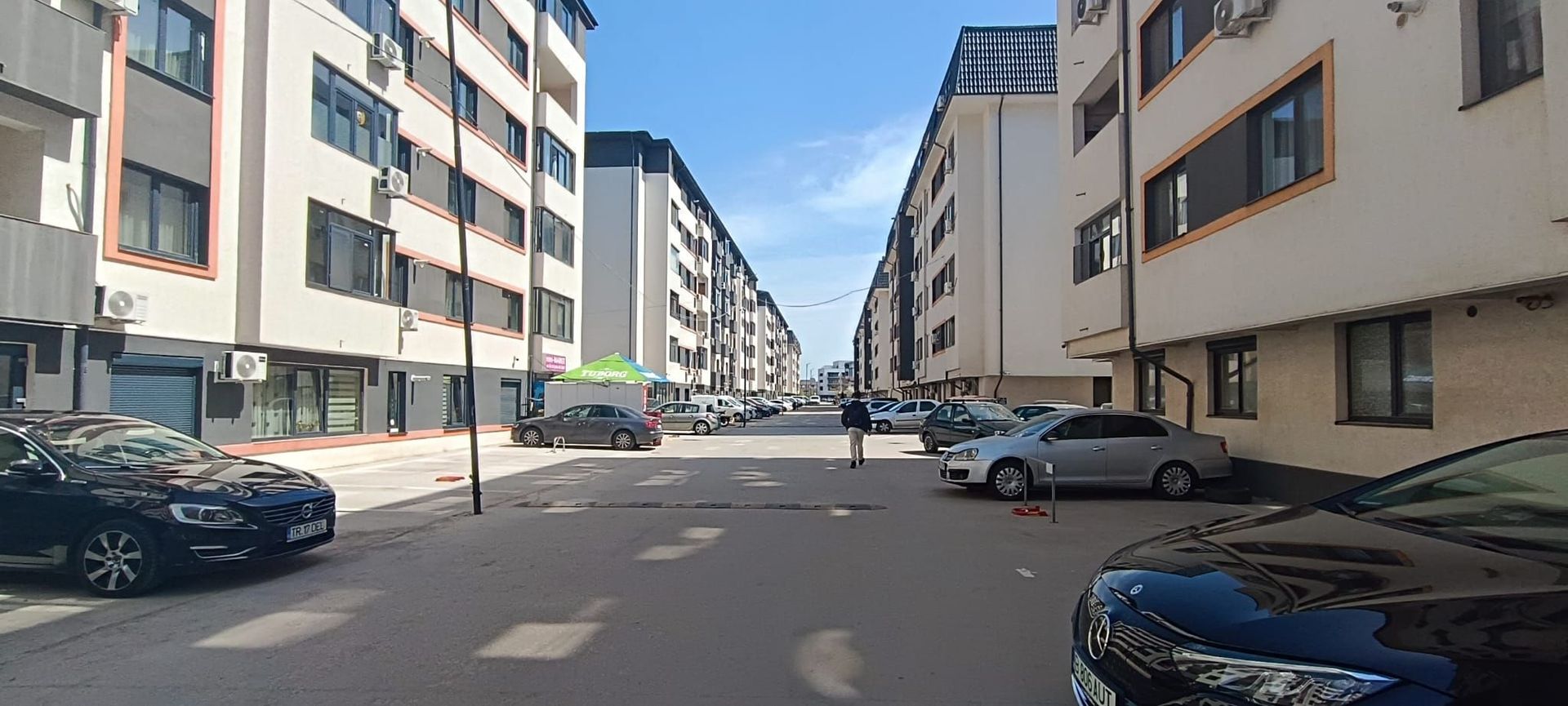 Apart. decomandat ( bucatarie separata+balcon ) + Parcare ! - Poză 15