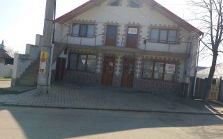 Închiriere spațiu comercial cu casă și hală metalică, Târgu Frumos - Poză 1