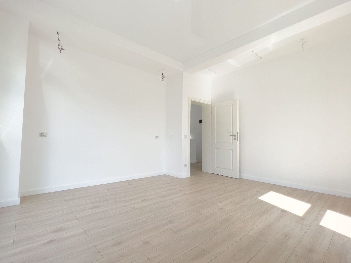 Individuala 146m2 utili, 450 curte, CENTRAL Tunari, 0% comision - Poză 13