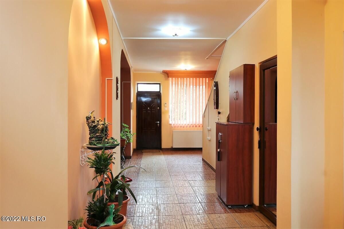 Ovidiu - Str. Nationala, Vila P+1E, teren 1094 mp, vedere la lac! - Poză 45