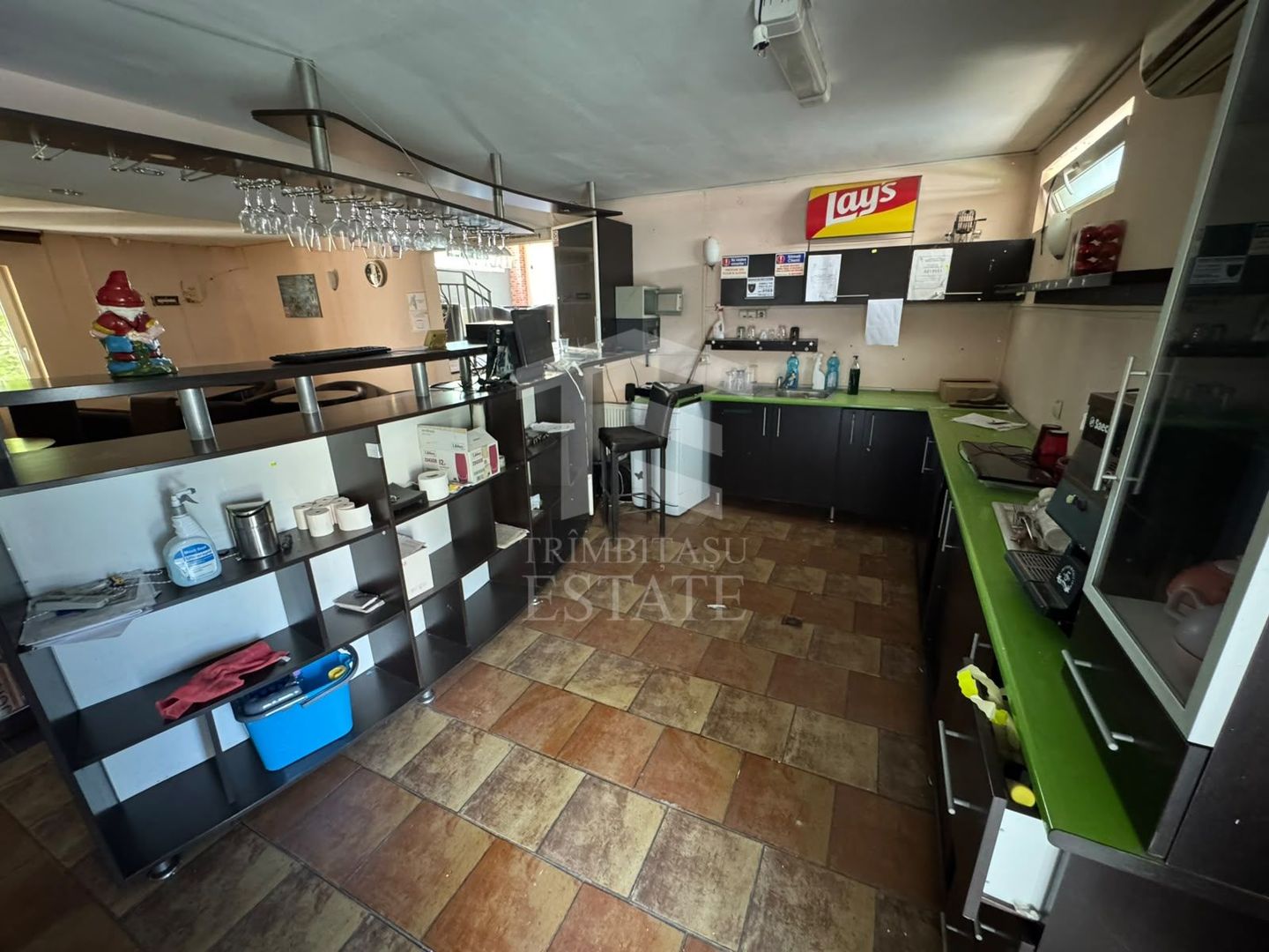DE INCHIRIAT - SPATIU COMERCIAL CHIAR IN FATA PRIMARIEI SNAGOV - Poză 12