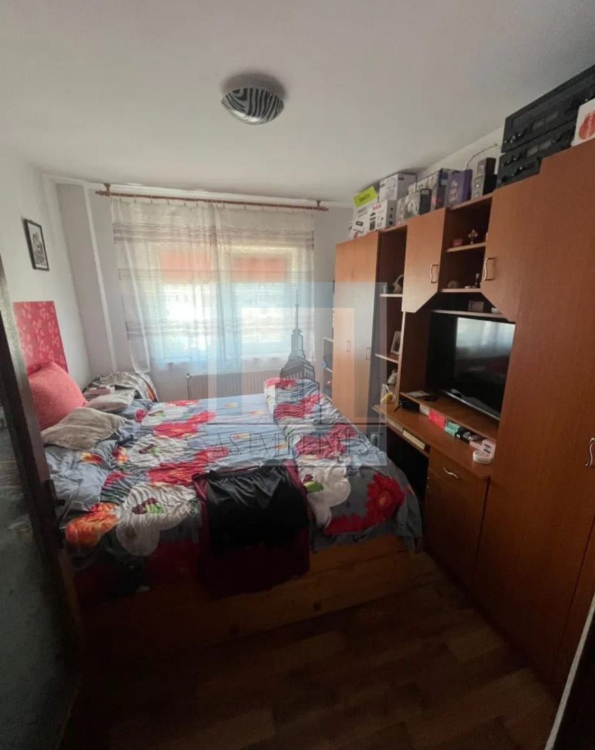 Apartament 3 camere - zona Bartolomeu - Poză 2