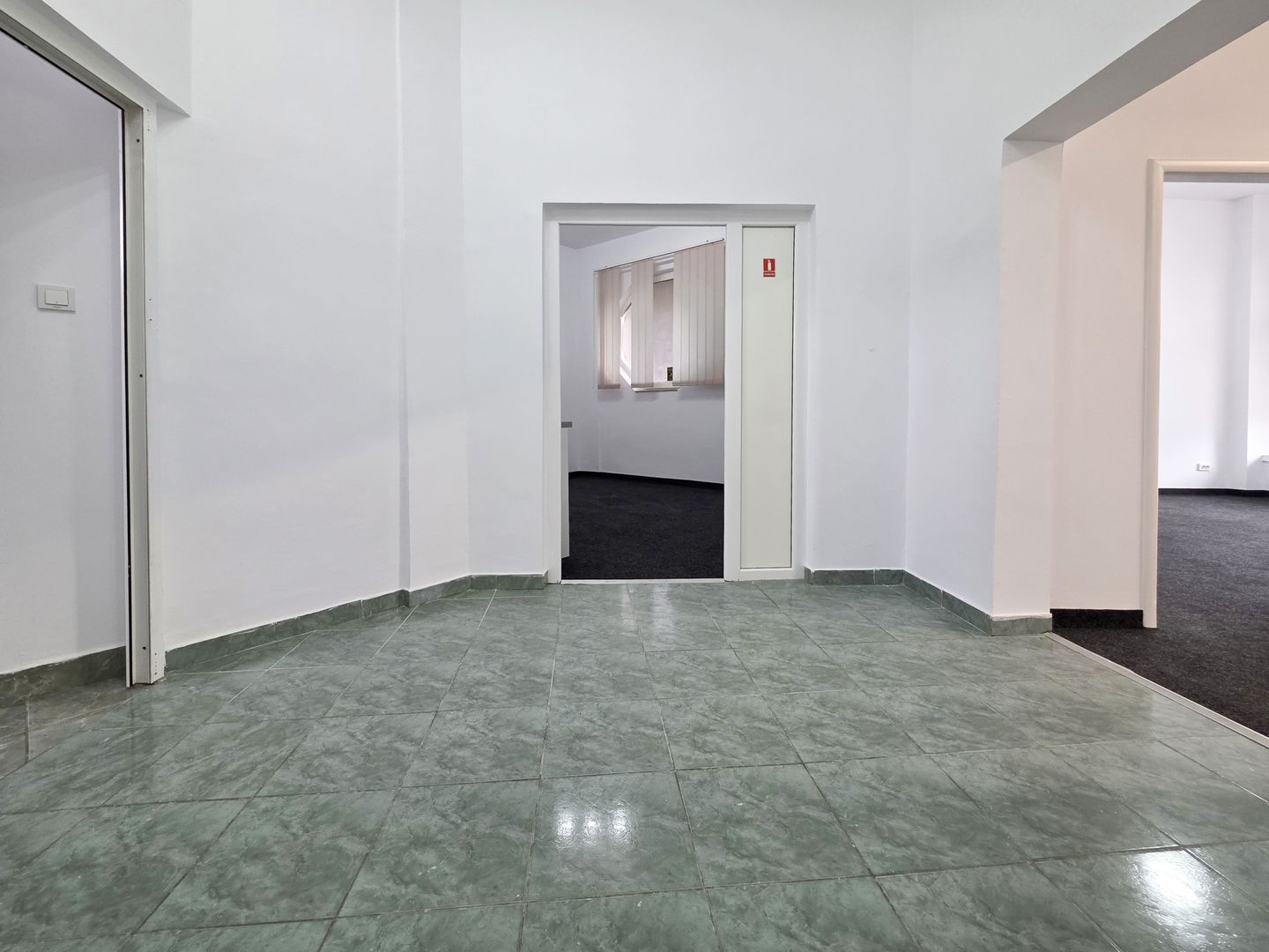 FALEZA NORD – 192 MP UTILI, IDEAL MAGAZIN, BIROURI, CABINETE MEDICALE - Poză 15