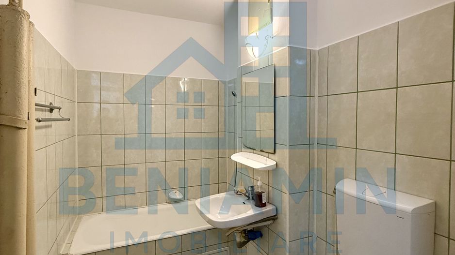 Garsoniera decomandata - mobilata - utilata - etaj 3 - Rovine - Poză 3