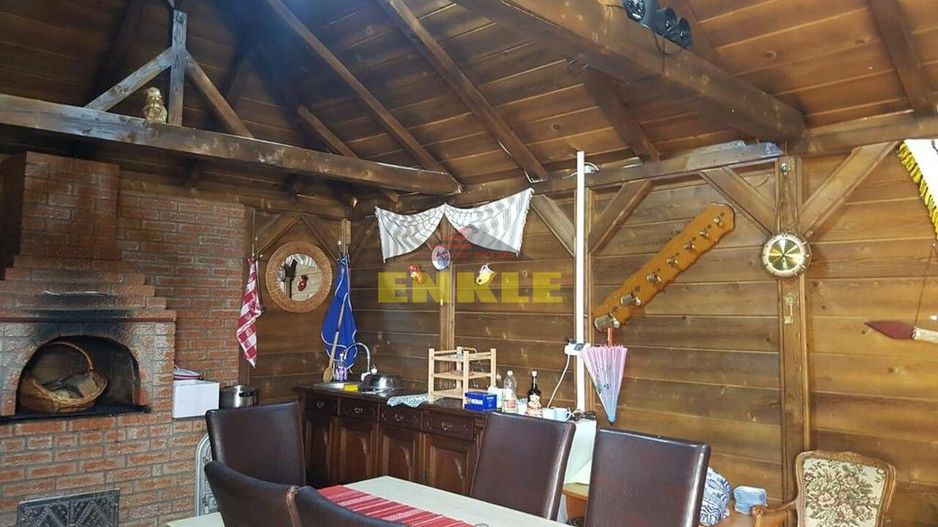 Casa , P+1+teren, 700 mp,zona Calea Nationala ,pret 320000 Euro Negociabil - Poză 2