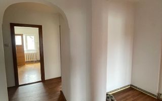 Apartament 3 camere de vânzare  – Str. C R Vivu, zona centrală! - Poză 7