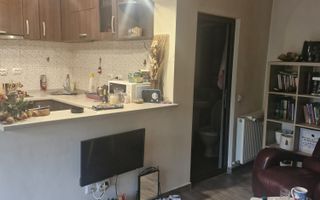 De Vanzare Apartament 2 Camere in Vila Sebastian sect 5 - Poză 4