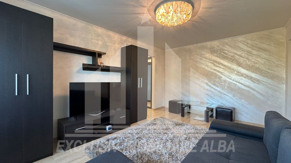 Apartament cu 2 camere complet renovat, etaj intermediar, Cetate - Poză 1