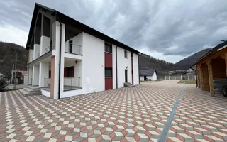 Vila la 13 km de Onesti - Poză 31