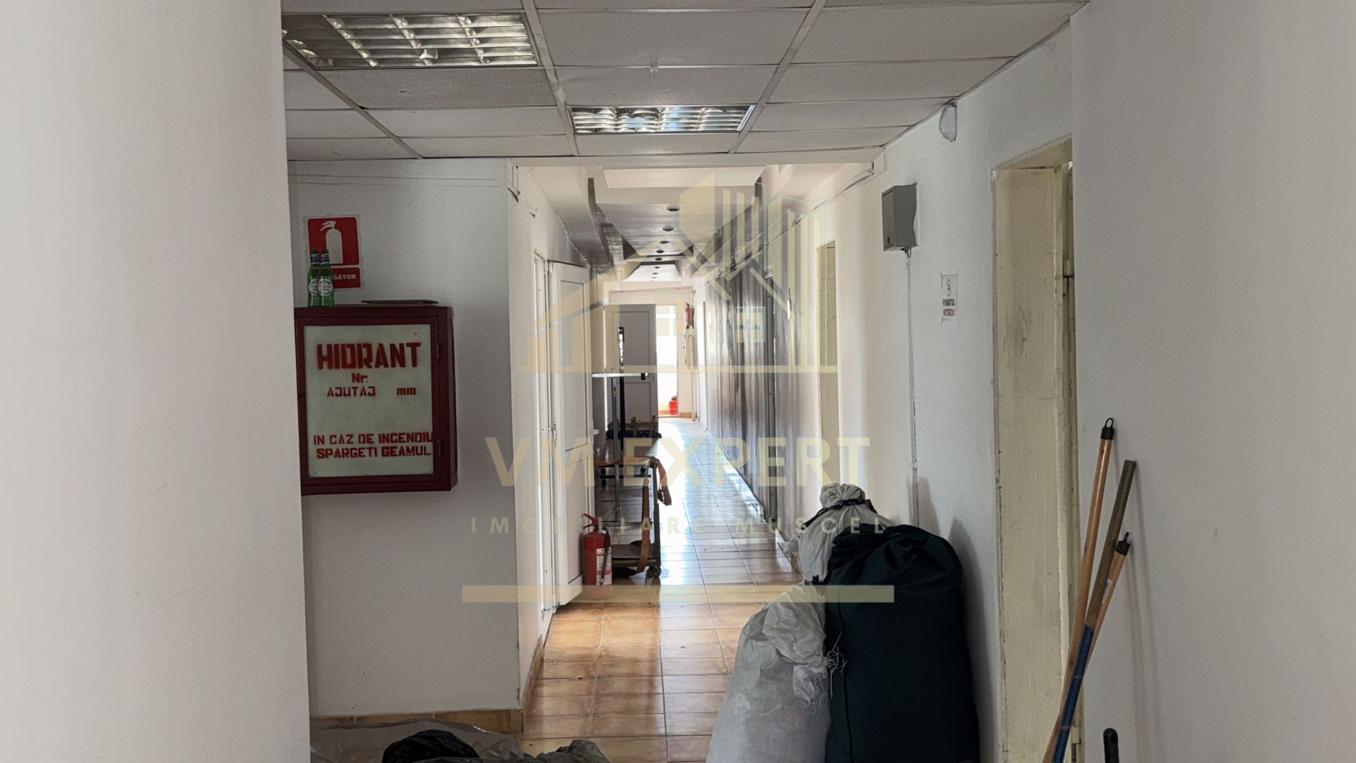 BLOC DE GARSONIERE P+4 SUPRAFAȚĂ UTILĂ 2135MP TEREN 2967 MP CĂMPULUNG - Poză 39