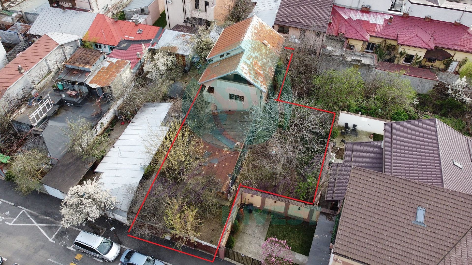 VILA cu potential de reamenajare- Teren 458 mp| - Poză 1