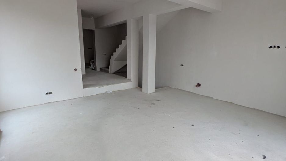 Duplex semifinisat, zona Vivo - Poză 3