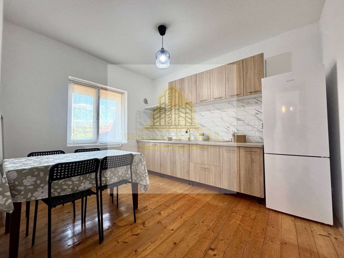 Vânzare Casă  D+P+E - 230 m.p. - Bucium - Poză 18