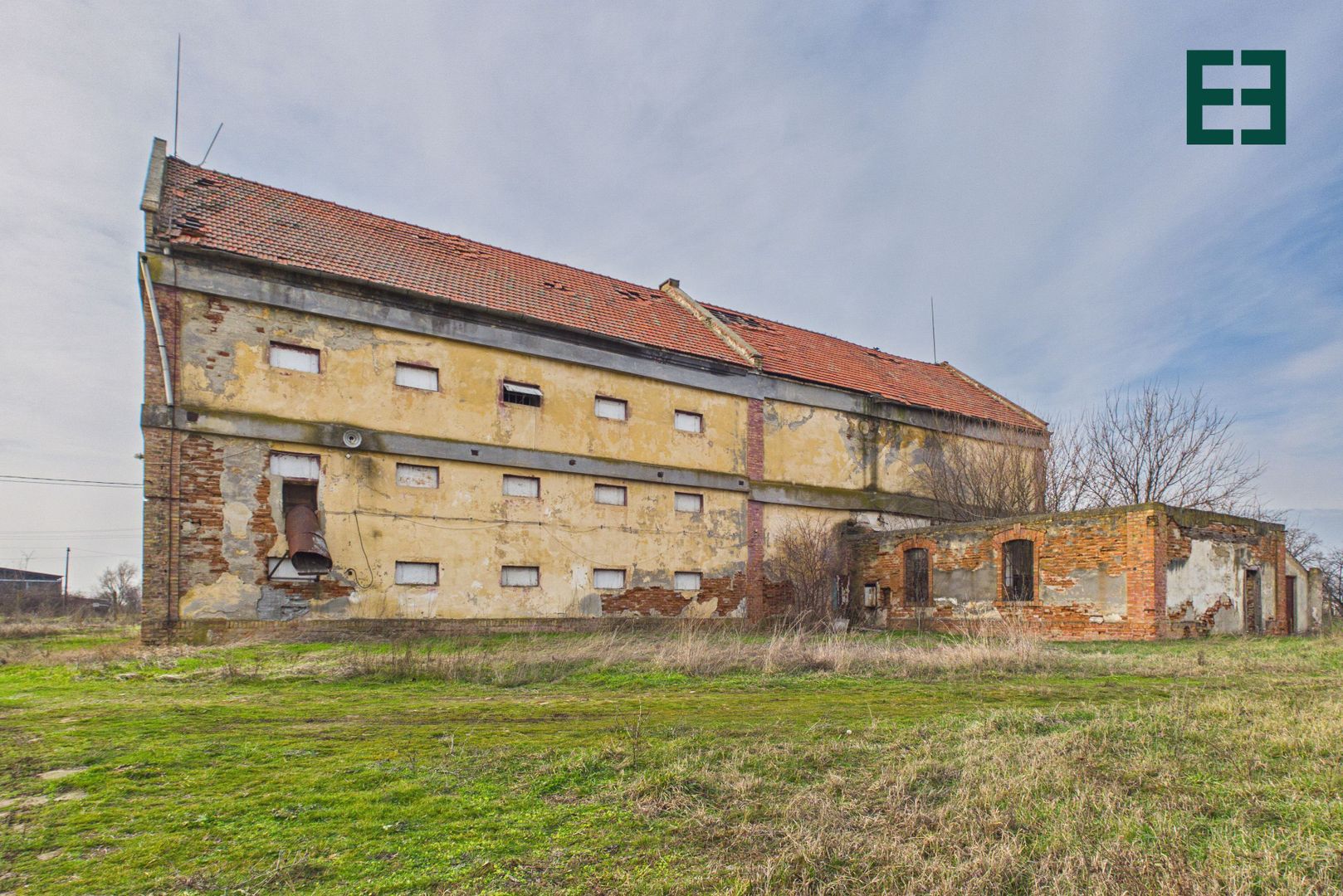 Proprietate industrială + Teren 8.632 - Voiteg - Județul Timiș - Poză 1