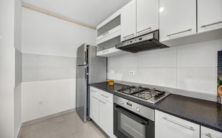 Studio modern | Kasper Coresi | Parcare & boxă - Poză 7