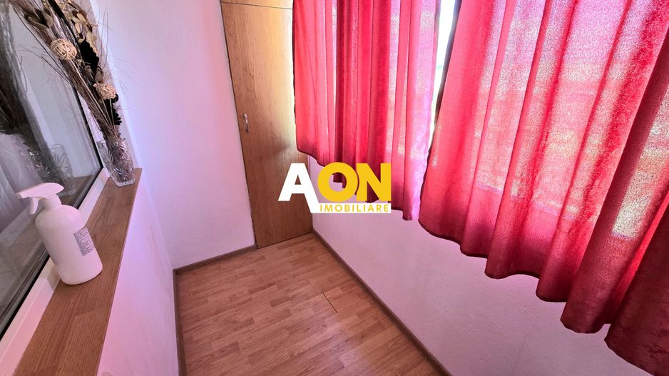 Apartament cu 2 Camere, Bloc cu Lift, Loc de Parcare, Zona Cetate - Poză 9