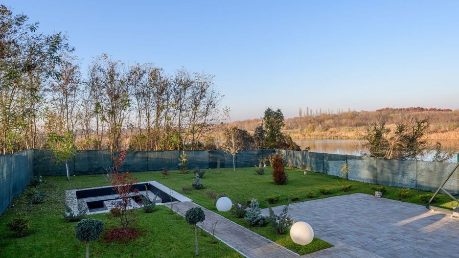 Casa in sistem smart home pe malul lacului Buftea de inchiriat - Poză 14