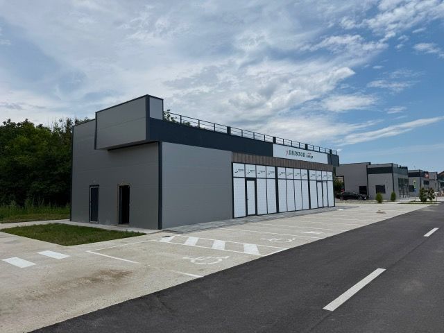 Laufer Drive-In Mall – Oportunitate Premium în Otopeni - Poză 1