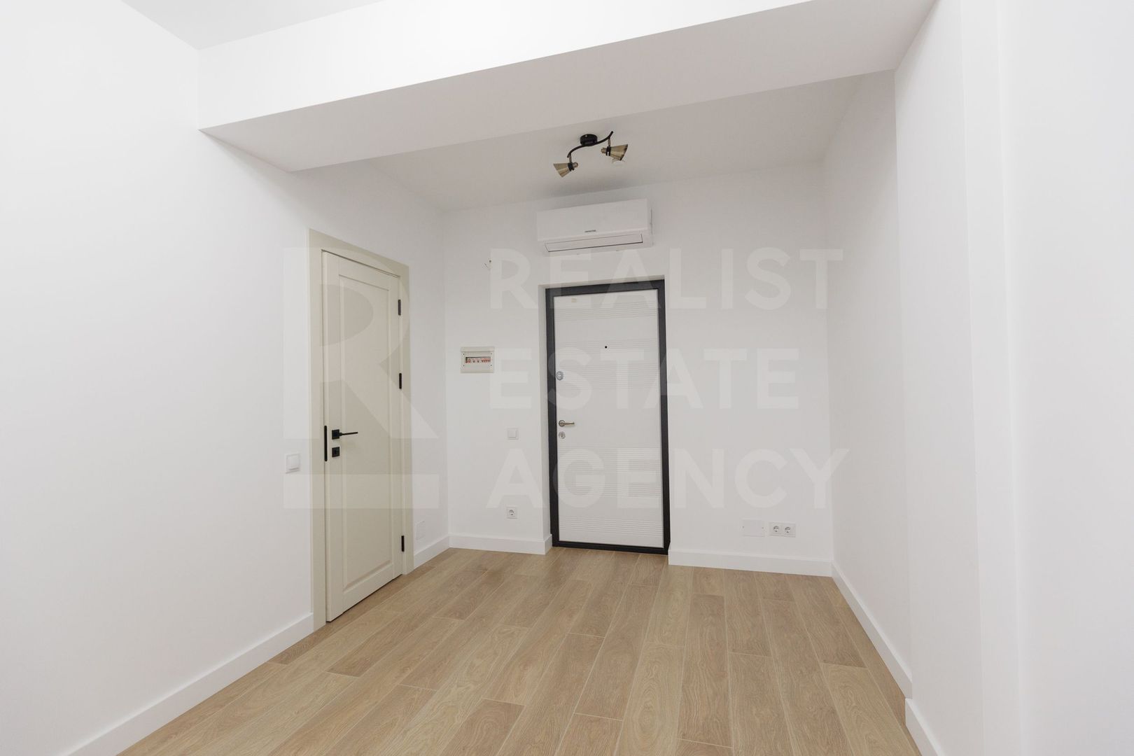 Vânzare, apartament, 2 camere, str. Calea Iesilor, sectorul Buiucani - Poză 12