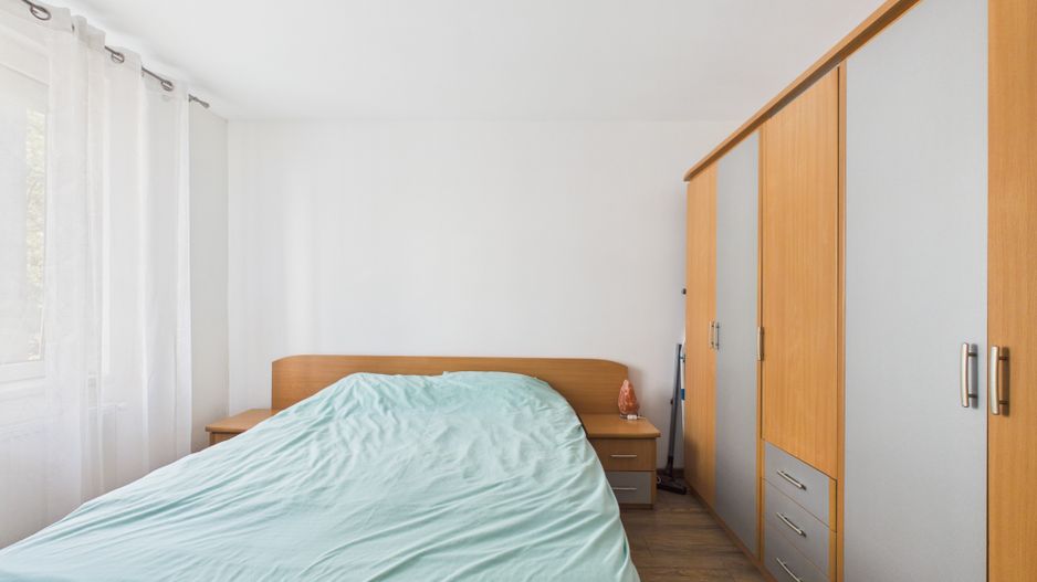 Casa cu 8 camere de vanzare | rezidential si comercial | Nerva Traian - Poză 8