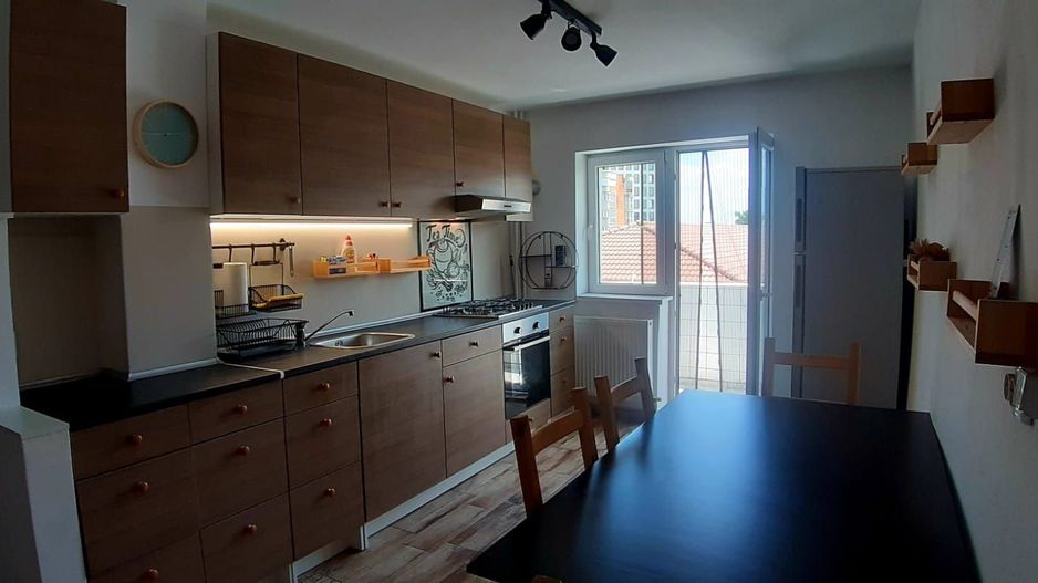 Aradului | 3 Camere | 2 Bai | Etaj Intermediar - Poză 1
