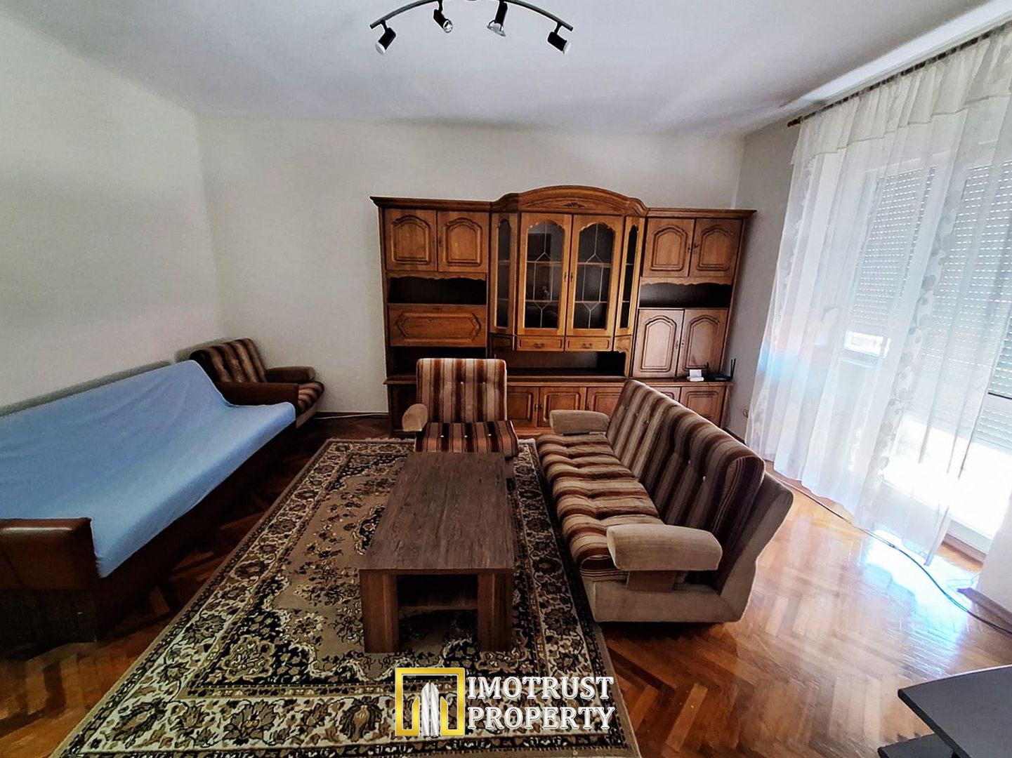 Apartament cu loc de parcare și grădină proprie - de închiriat - Poză 1
