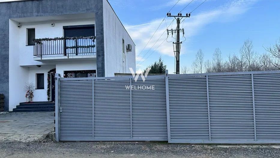 Casă modernă, garaj și curte amenajată – Șelimbăr - Poză 2