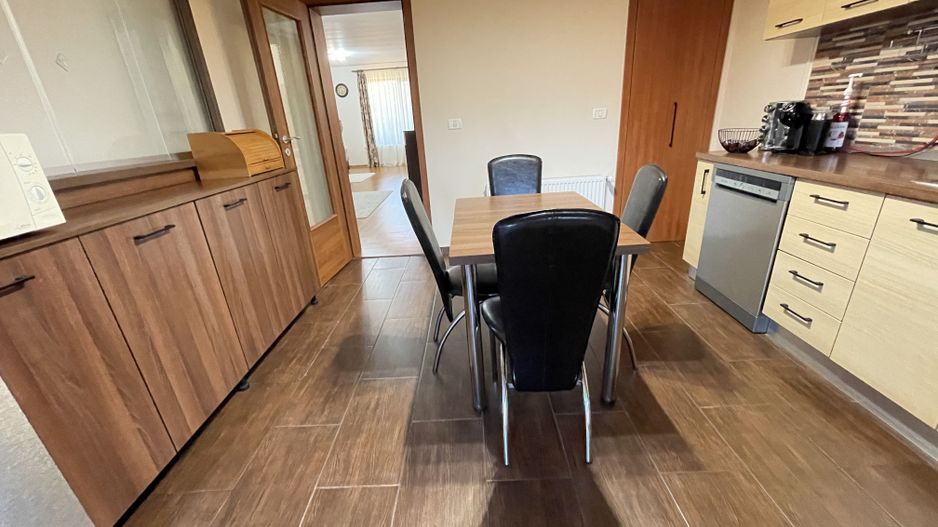 Casa moderna, frumos amenajata in zona Bogdanestilor - Poză 10