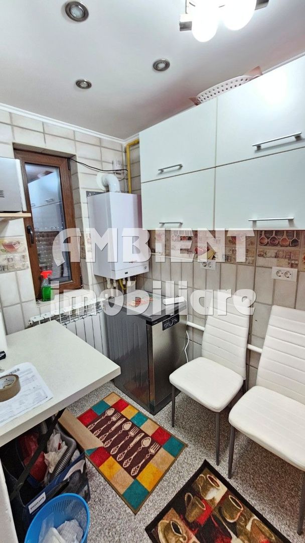 Apartament cu 2 camere, etaj 3, mobilat și utilat, zona CENTRU; - Poză 3