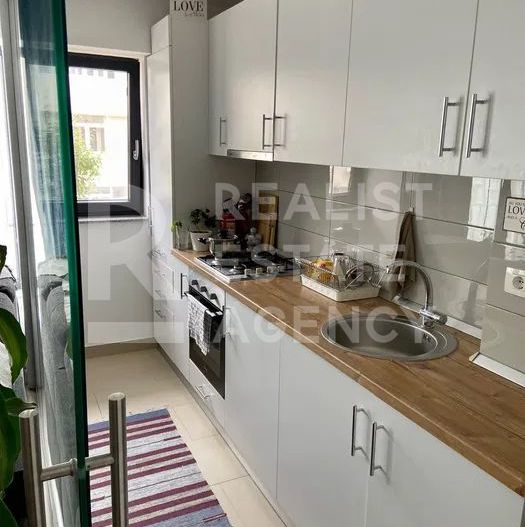 Vânzare, apartament 2 camere, zona Apărătorii Patriei - Poză 1
