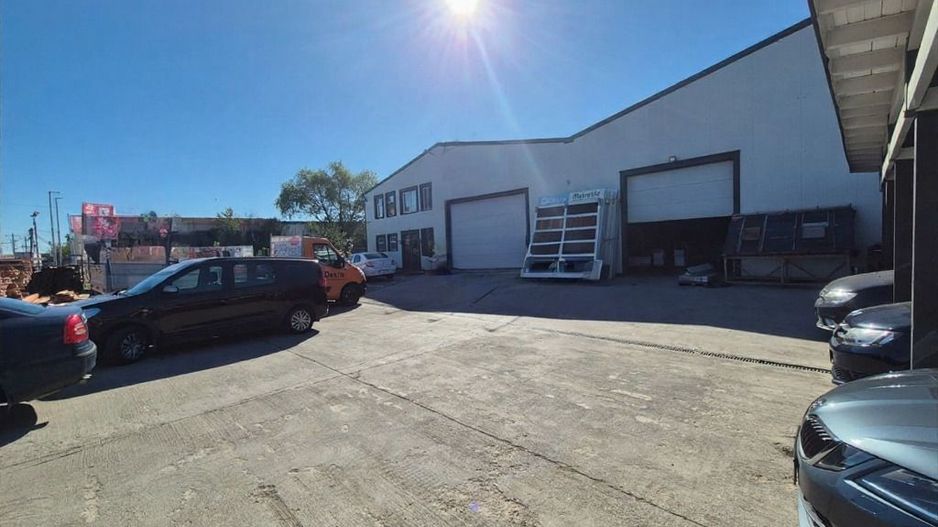 Hală premium 1.317 mp de vânzare, Pantelimon, birouri 496 mp - Poză 2
