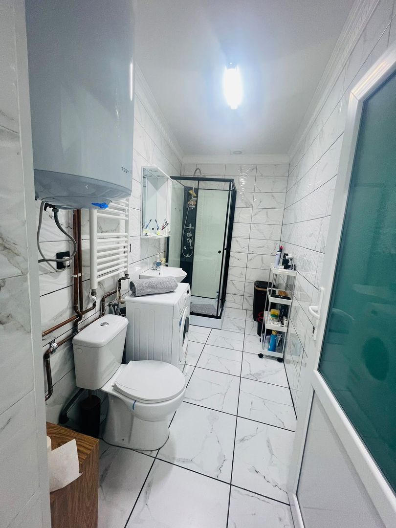 Apartament cu 2 camere la curte comuna , zona centrala - Poză 4