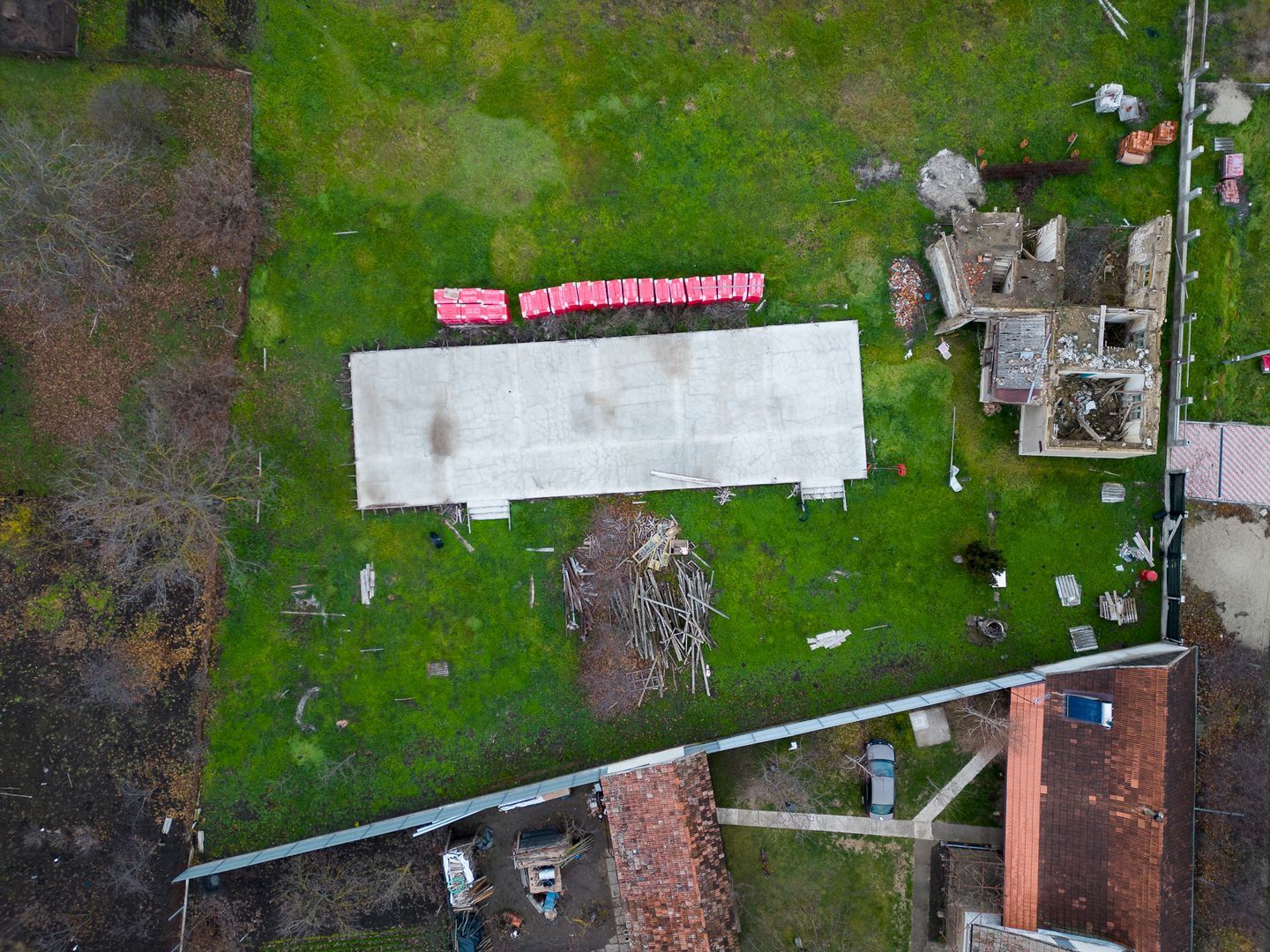 Teren intravilan cu fundatie inceputa si materiale - Poză 5