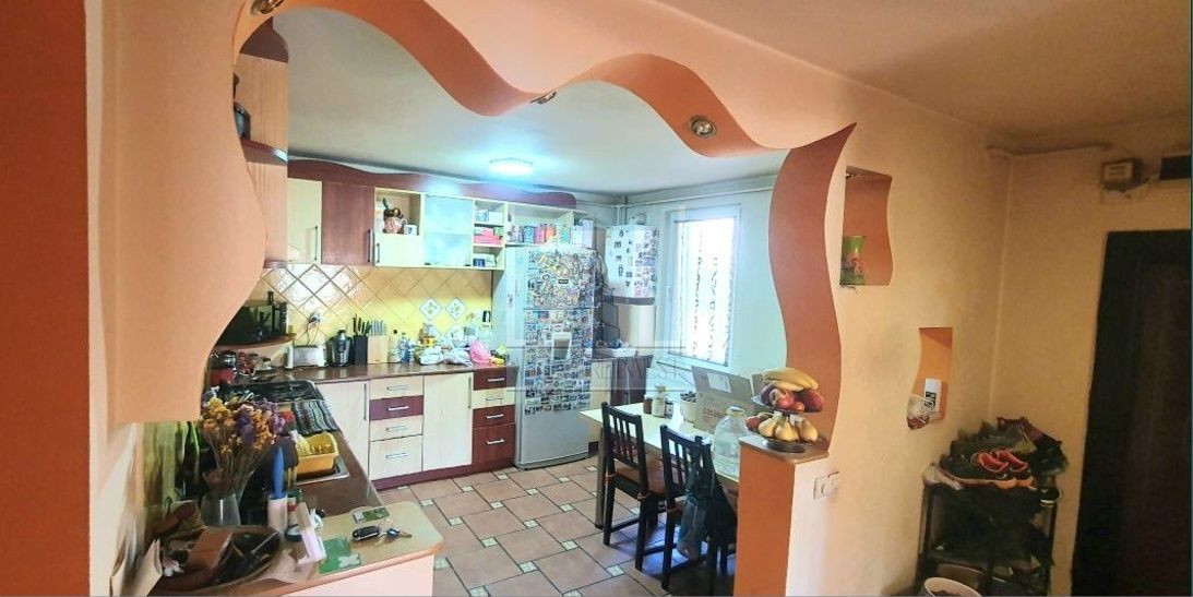 Apartament 4 camere de vanzare/ zona Tractorul - Poză 4