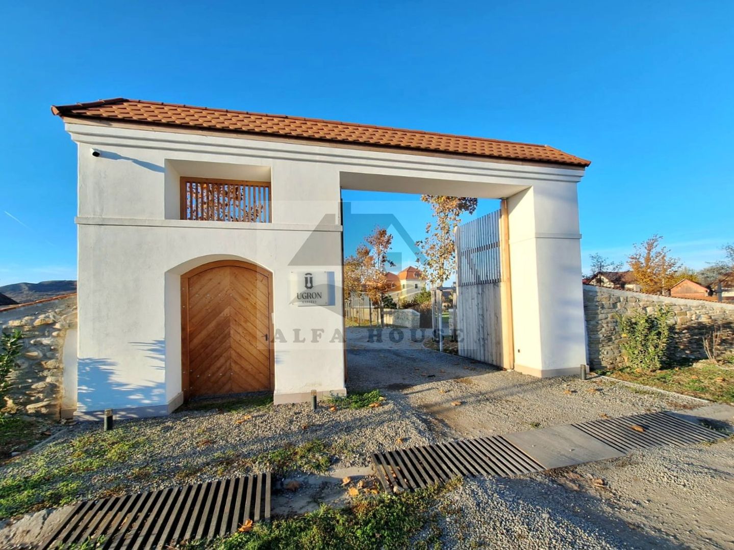 Casă 3 camere, priveliște Castelul Ugron – pretabil si pentru investie - Poză 10