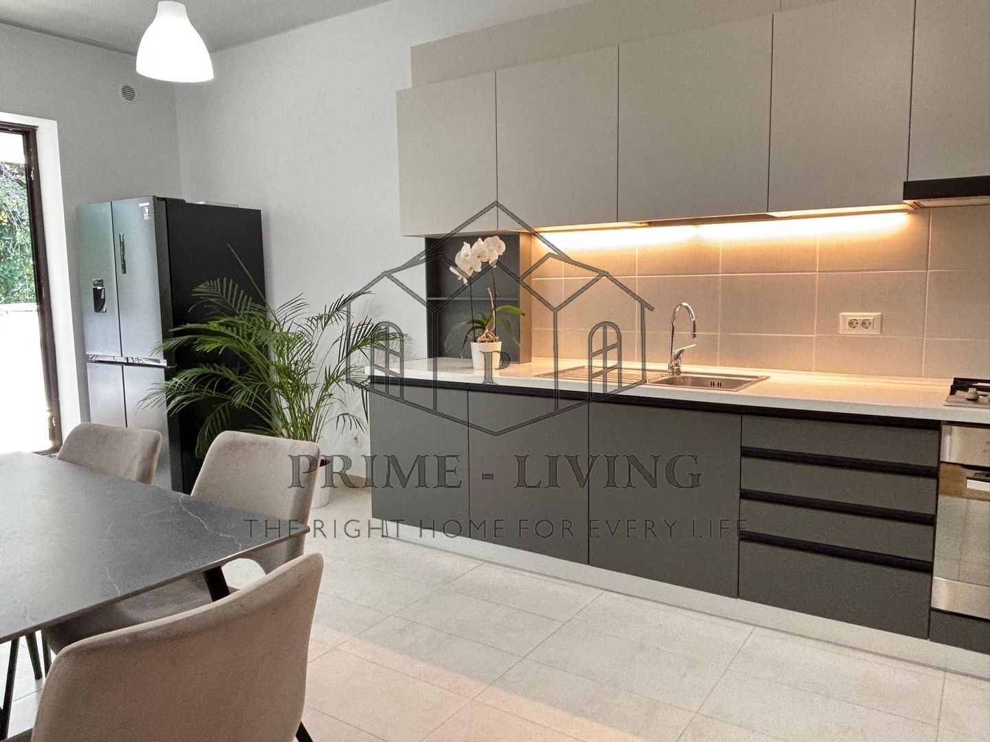 LUXURIOUS  4-ROOM APARTMENT FOR RENT NEAR KISELEFF PARK - Poză 4