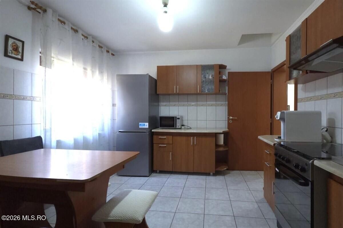 Castelu - Str. Florilor, casa din 2012, teren 737 mp si 106 mp utili - Poză 18