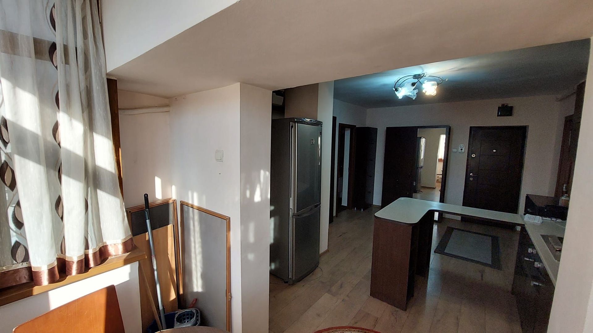 Apartament 2 camere, Ultracentral, decomandat - Poză 2
